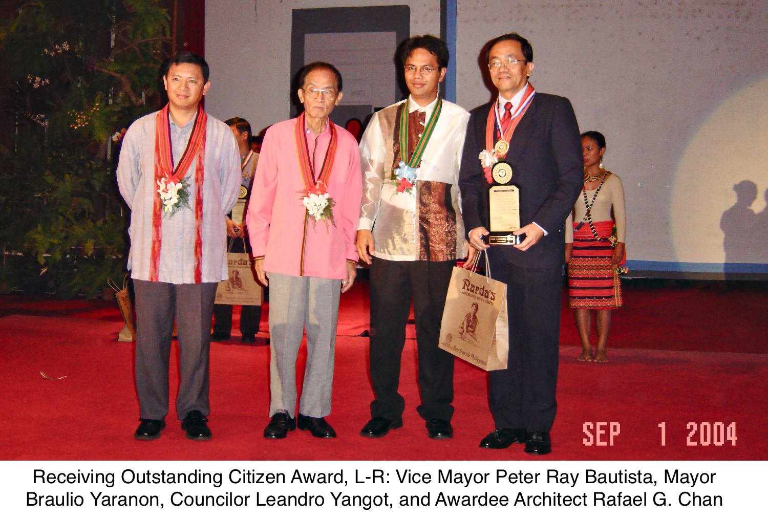 Rafael G. Chan receiving the Outstanding Citizen Award